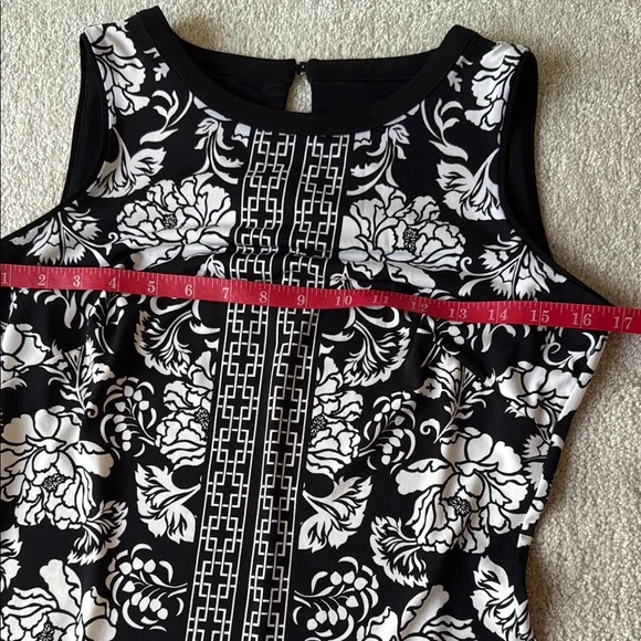 WHBM Elegant Black and White Sleeveless Floral Dress - Picture 4 of 8